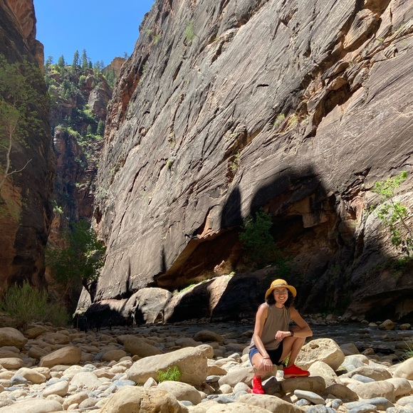 Meet your Posher, Christina - Picture 1 of 2